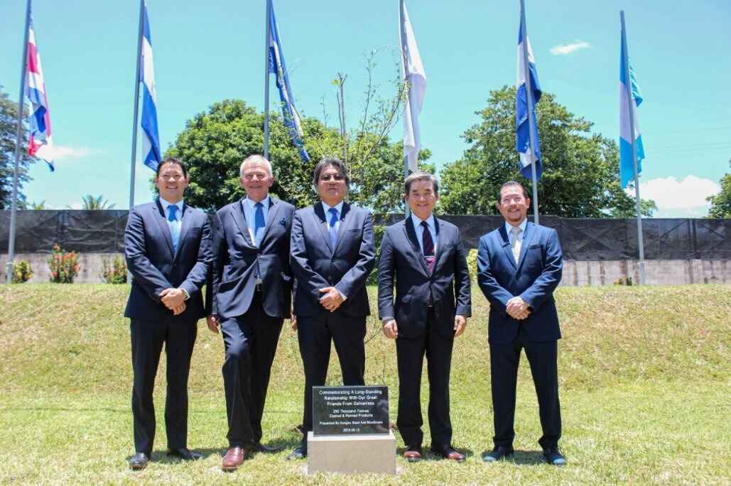 Grupo Ferromax recibe reconocimiento de parte de Bluescope Steel y Dongbu Steel