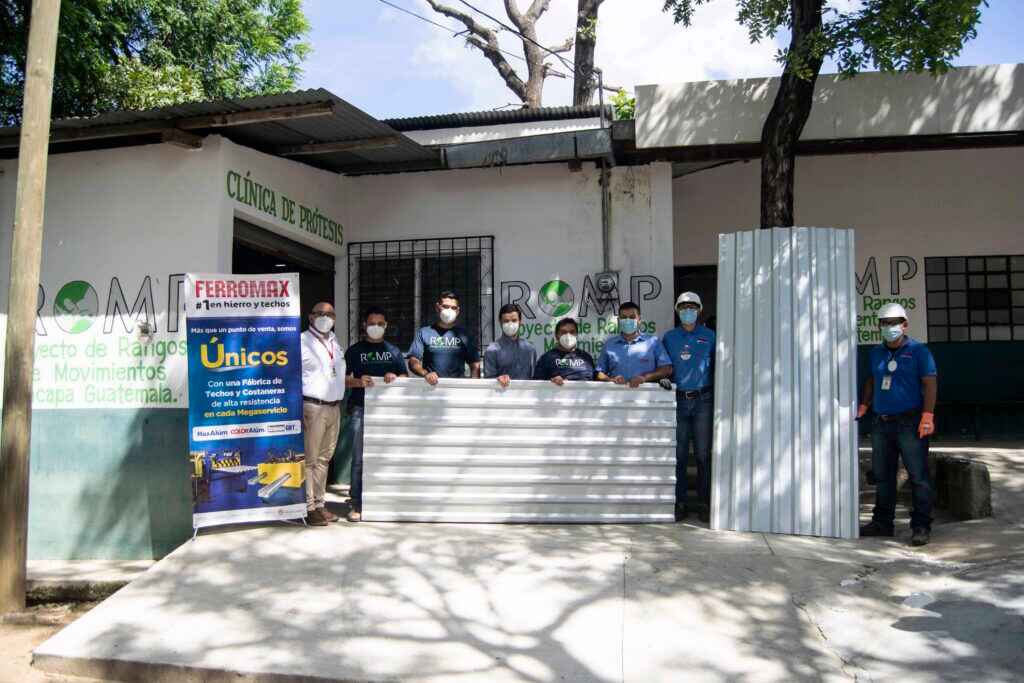 Ferromax entrega donativo para centro de rehabilitación