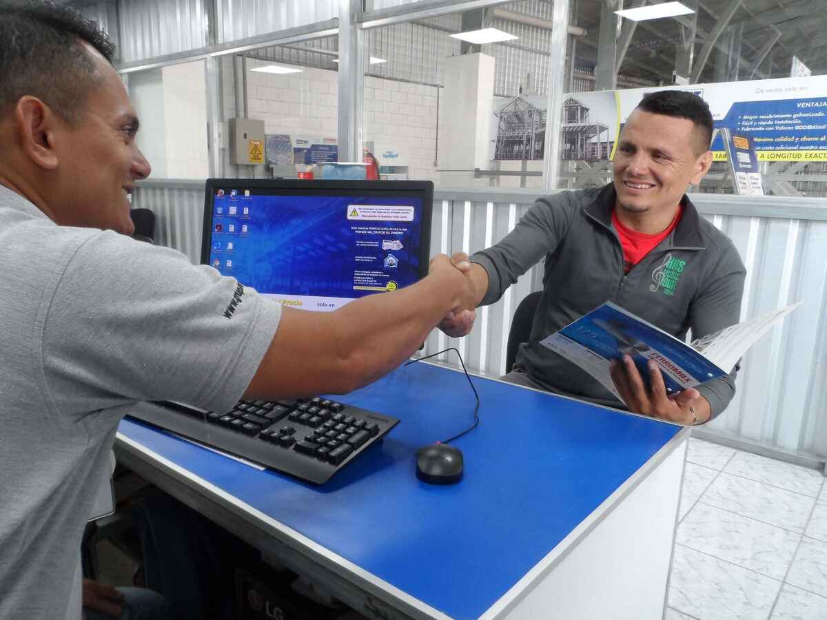 Grupo Ferromax obtiene reconocimiento de Revista Summa por su reputación y ética empresarial, informa Ing. Francisco Suriano hijo